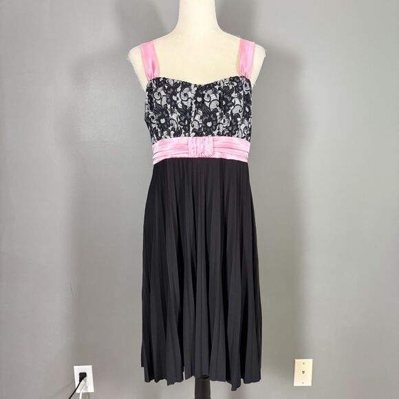 Taboo Dresses & Skirts - Vintage Y2K Taboo Dress 1X Pleated‎ Babydoll Lace Whimsigoth Dark Cottage Ballet